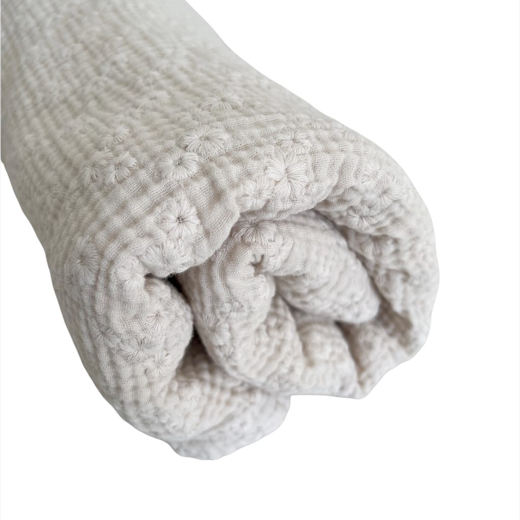 XL Beach Swaddle Embroidery Naturel Little and Cool