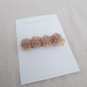 Pompom Light Brown line groot (1 stuk)
