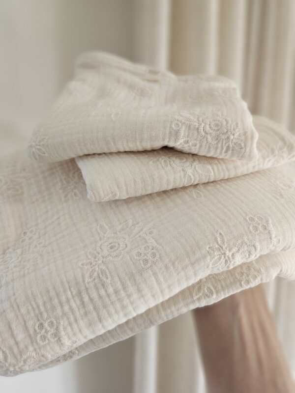 Swaddle - Embroidery Rose