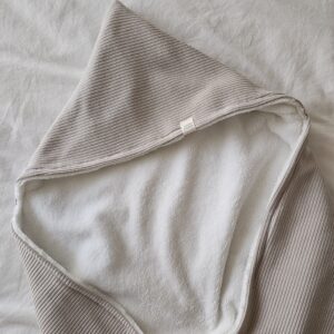 Badcape/Wikkeldoek knit biege bamboe