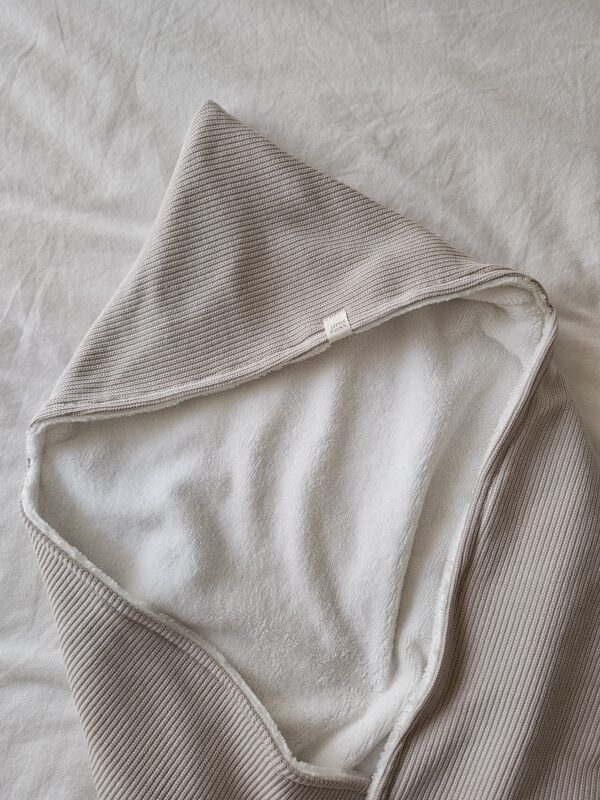 Badcape/Wikkeldoek knit biege bamboe