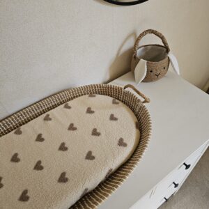 Matrashoes Mozes verschoonmandje - hartjes beige