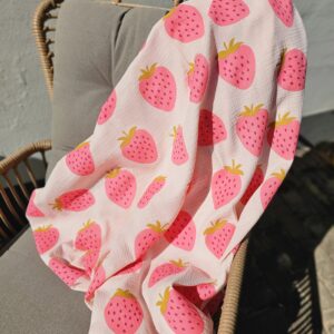 XL Beach Swaddle - STRAWBERRIES