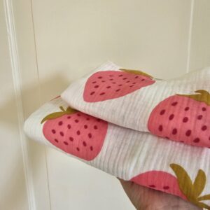 Swaddle -  STRAWBERRIES pink