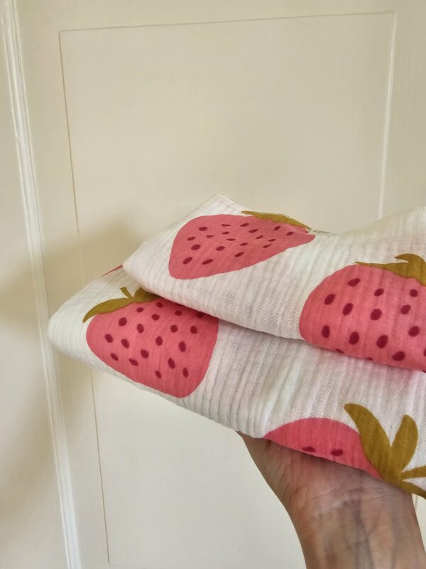 Swaddle -  STRAWBERRIES pink