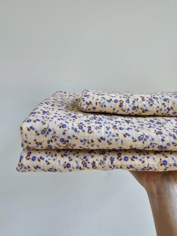 Swaddle - blue mini flowers