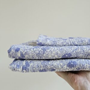 Swaddle - flowers blue