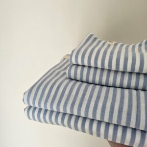 Swaddle -  streepjes baby blauw ecru