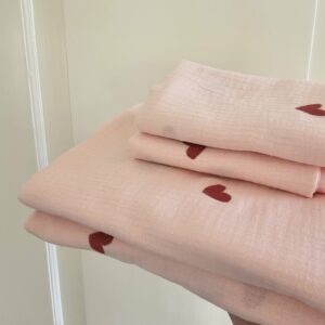 Swaddle - licht roze hartjes rood