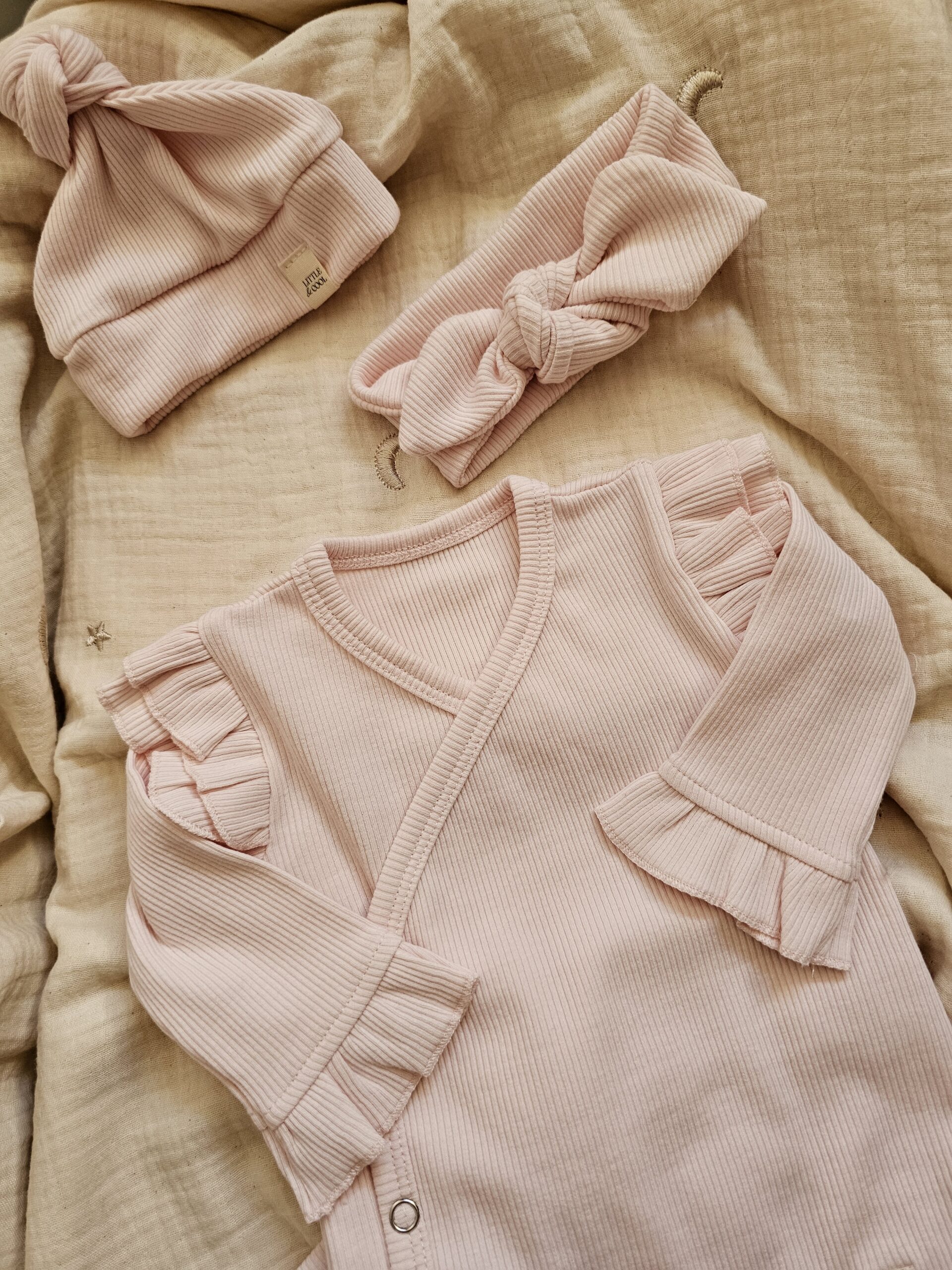 Longsleeve - overslag ruffle baby roze - 62/68