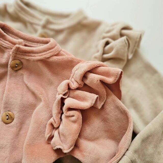 Sneak peekNog even geduld maar deze vestjes komen snel online. Vanaf maatje 50 t/'m 122