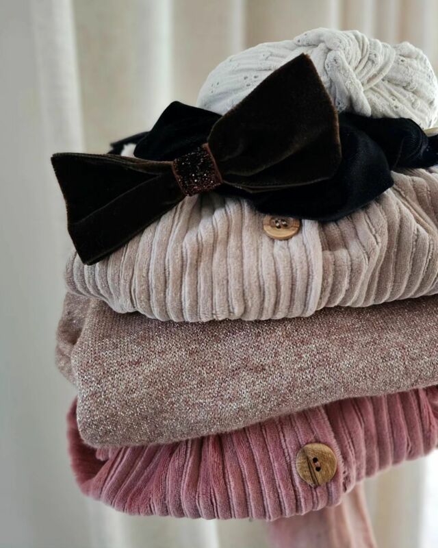 Sneak peek

Jaa der komt een nieuw collectie aan..
Ga het proberen zo snel mogelijk online te zetten.
Zijn jullie benieuwd?