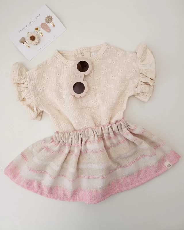Nieuw onlineZeg de stof en dacht daar gaan we rokjes van maken zijn vandaag in ons eigen atelier in Nederland gemaakt. En ze staan nu online.Wat vinden jullie der van?#babyshopping #webshop #Littleandcool #babykleertjes #babykleding#babygirl #kinderkleding #kinderoutfit