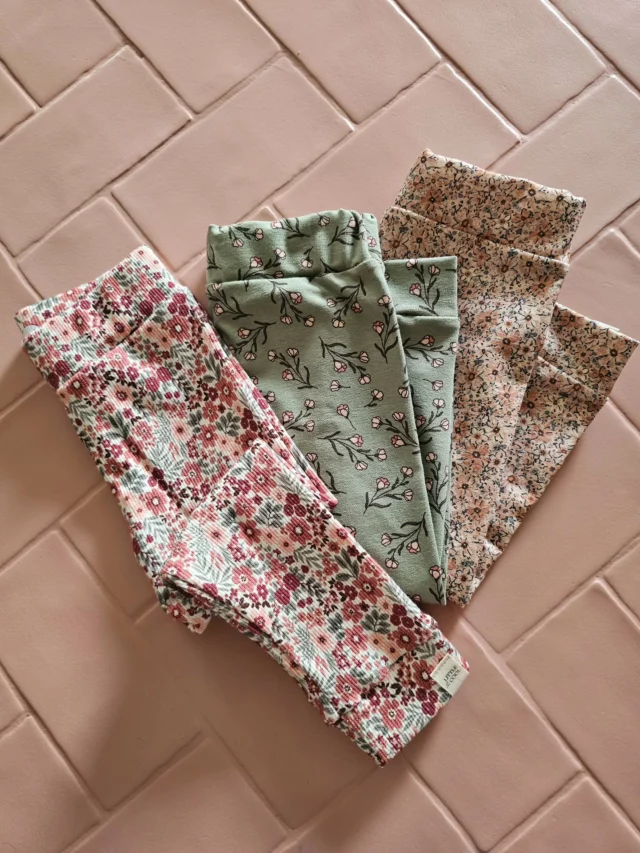 Sneak peekVoor welke zou jij gaan?Zal ik ze morgen online zetten? we hebben ze al op voorraad liggen🤭#babyshopping#webshop #babykleding #babygirl #webshop #Littleandcool #babykleertjes #babykleding #babygirl #babymeisje #newbornbaby #ootdbaby #babymusthaves #mamaworden #zwanger #babyopkomst #babyuitzet