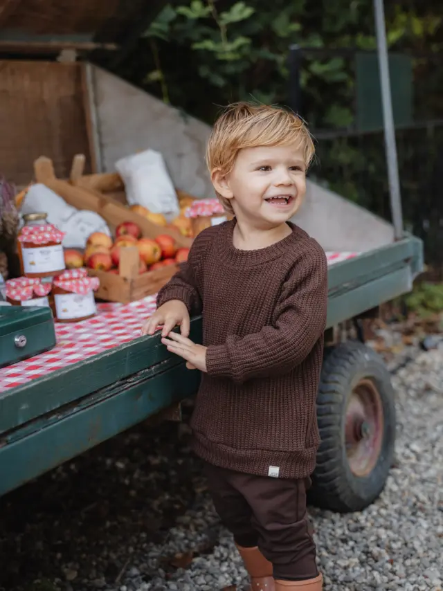 Herfs 🍂Ja de herfst komt er nu echt aan de warme kleding kan de kast uit. Ook voor de boys hebben we een hele leuke winter collectie.Voor welke outfit zou jij gaan?#kinderkleding #handgemaakt #kidsfashion #heftstcollecties #boysoutfit
